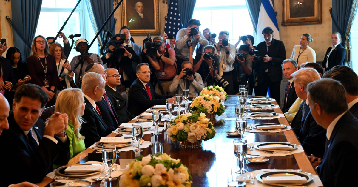 EXCLUSIVE: US Policy “Run by Mossad,” Claims Sachs