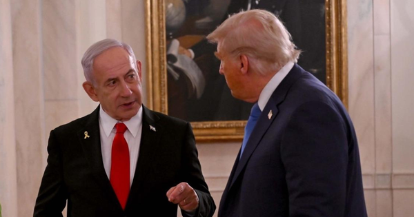EXCLUSIVE: Trump Blackmailed Over Epstein List?